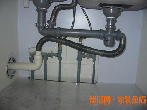 廚房水管安裝應(yīng)該注意哪些規(guī)范問題？